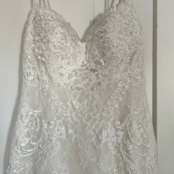 Maggie Sottero wedding dress - Picture 4 of 8